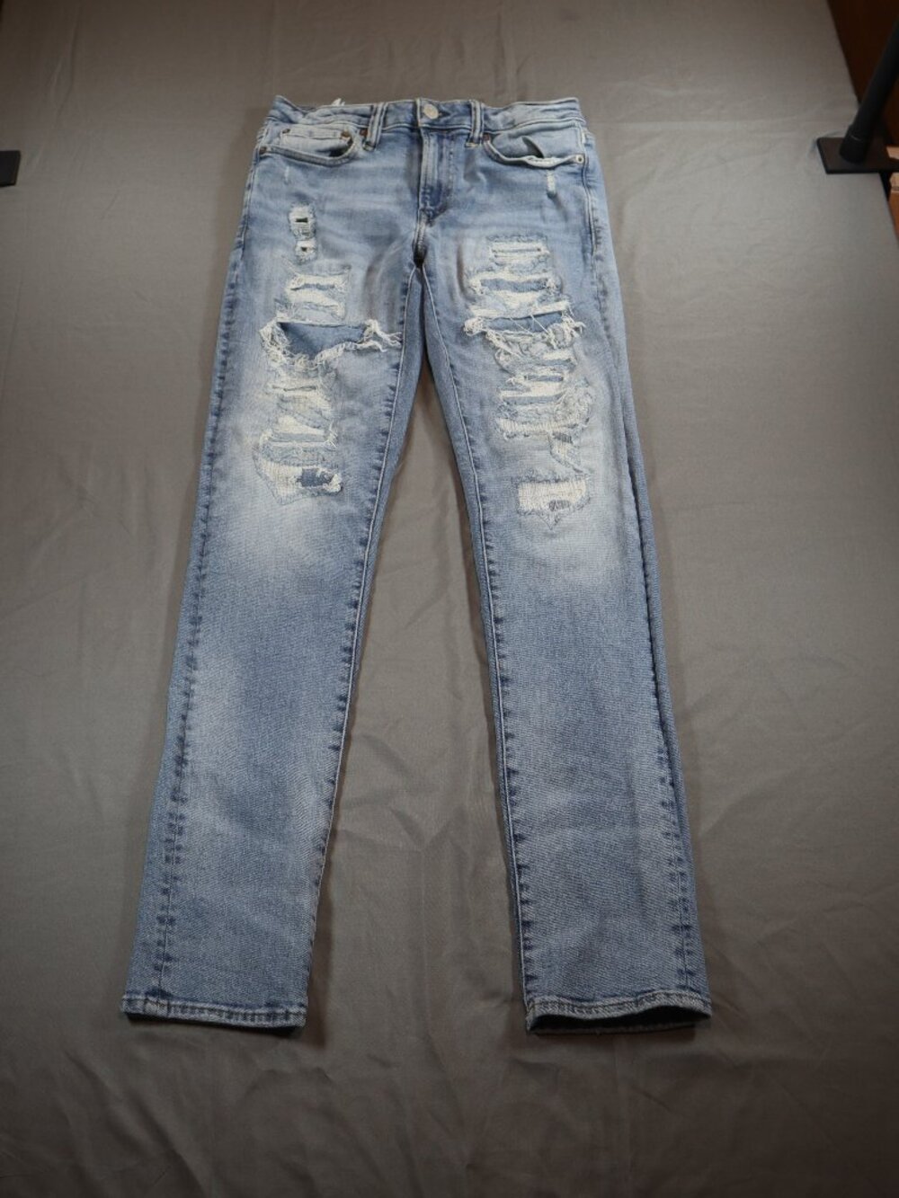 American Eagle Jeans Mens 28x32 Blue Slim Straight Raw Hem Distressed Flex Denim